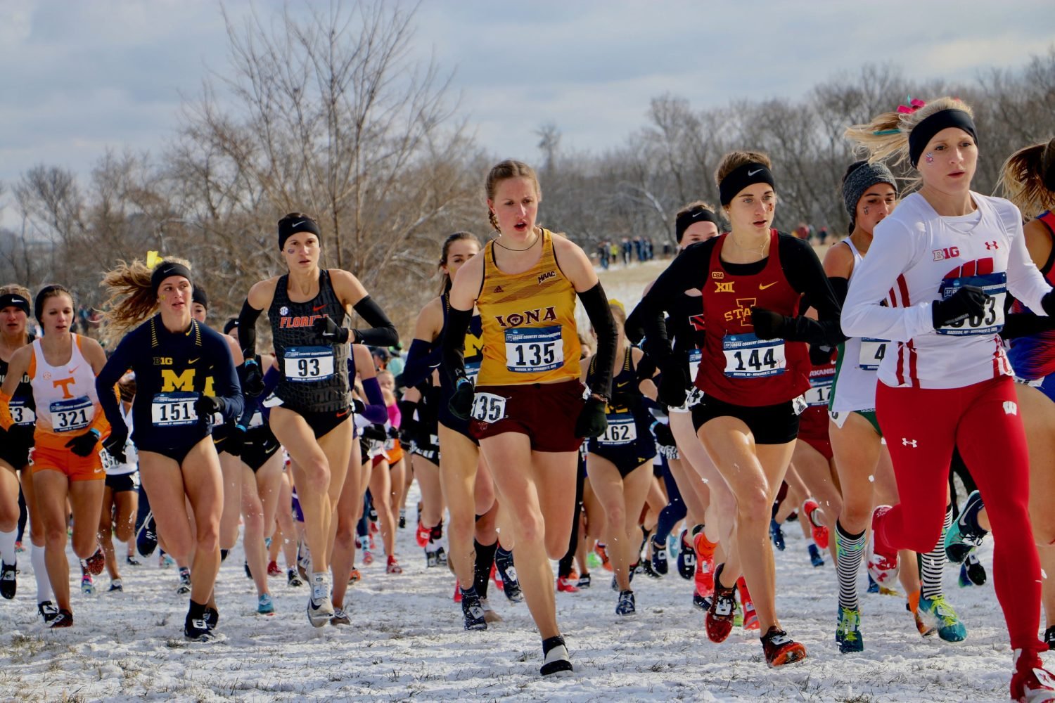 Eglė Morenaitė (geltona apranga)_Ross Wightman nuotr.