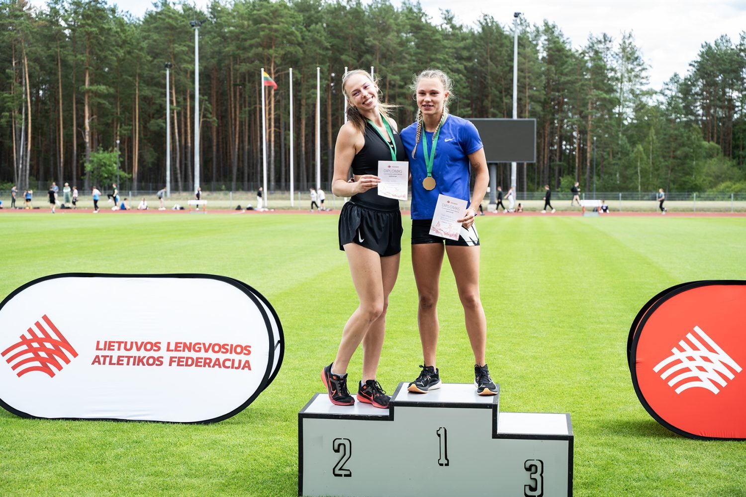 Elzė Kudulytė ir Rugilė Miklyčiūtė