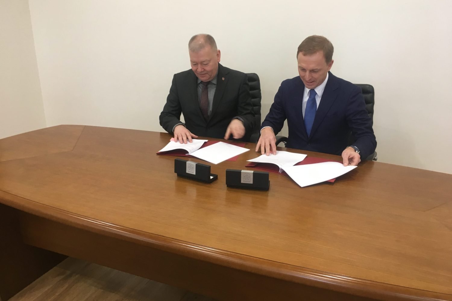 V. Grigaravičius ir E. Skrabulis